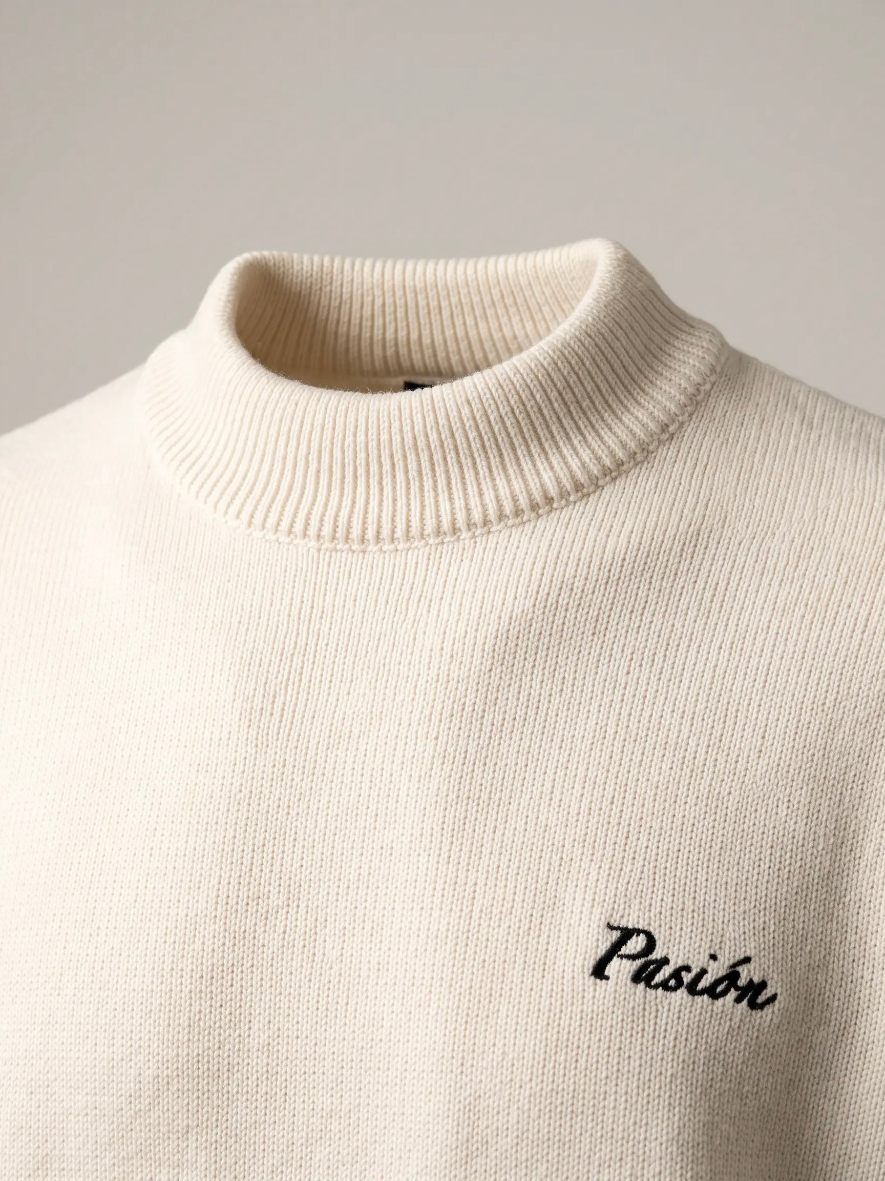 Pasión "Arena" – Essential Merino Blend Sweater