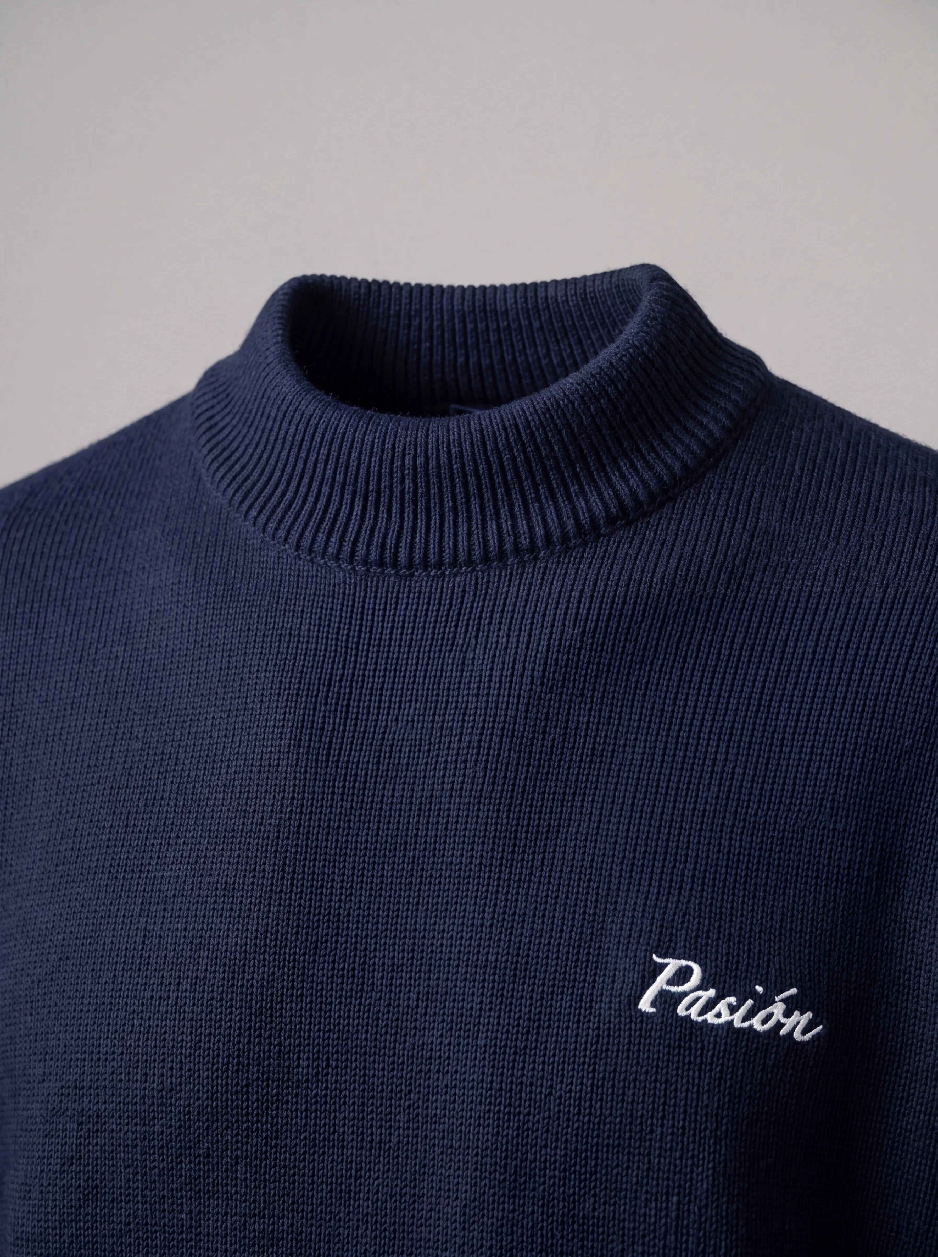 Pasión "Notte" – Essential Merino Blend Sweater
