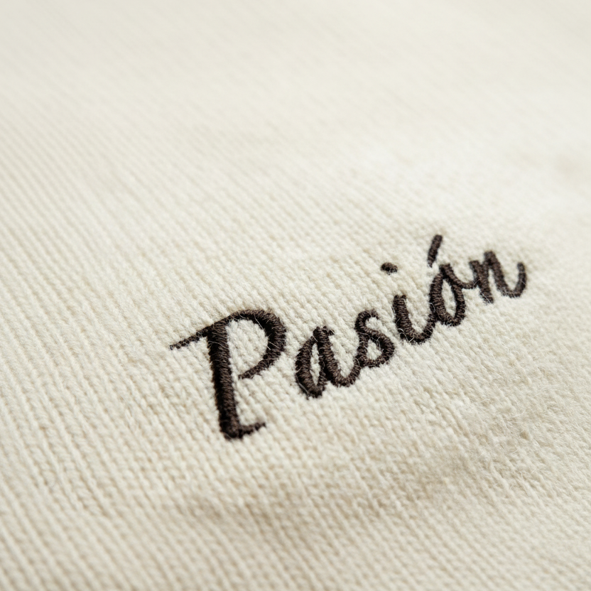 Pasión "Arena" – Essential Merino Blend Sweater